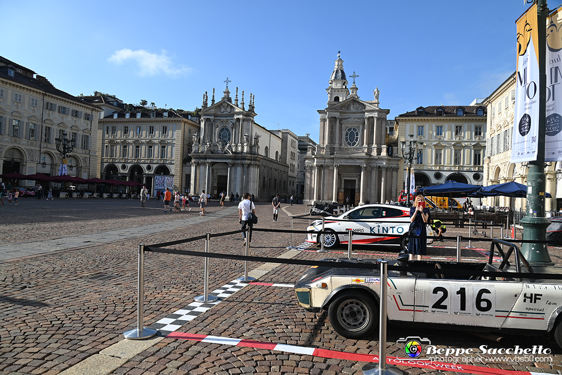 VBS_3946 - Autolook Week - Le auto in Piazza San Carlo.jpg